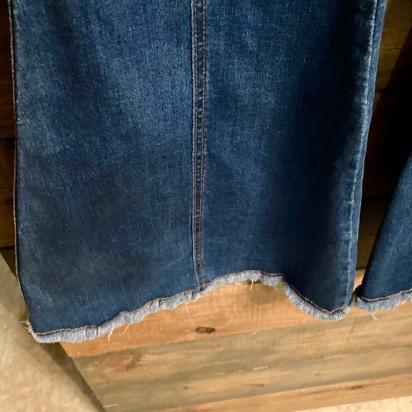 Bell Bottom jeans zip up on the side size Med Woman’s - Picture 8 of 14